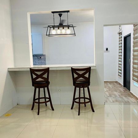 Nazirin Homestay No 27 Tmn Desa Manjung Lumut Extérieur photo