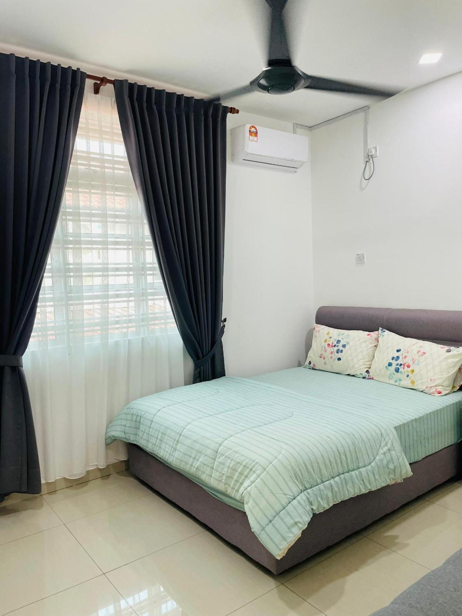 Nazirin Homestay No 27 Tmn Desa Manjung Lumut Extérieur photo